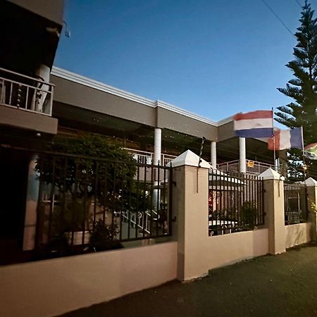 Sunset Boulevard Riverlodge พาร์ล ภายนอก รูปภาพ