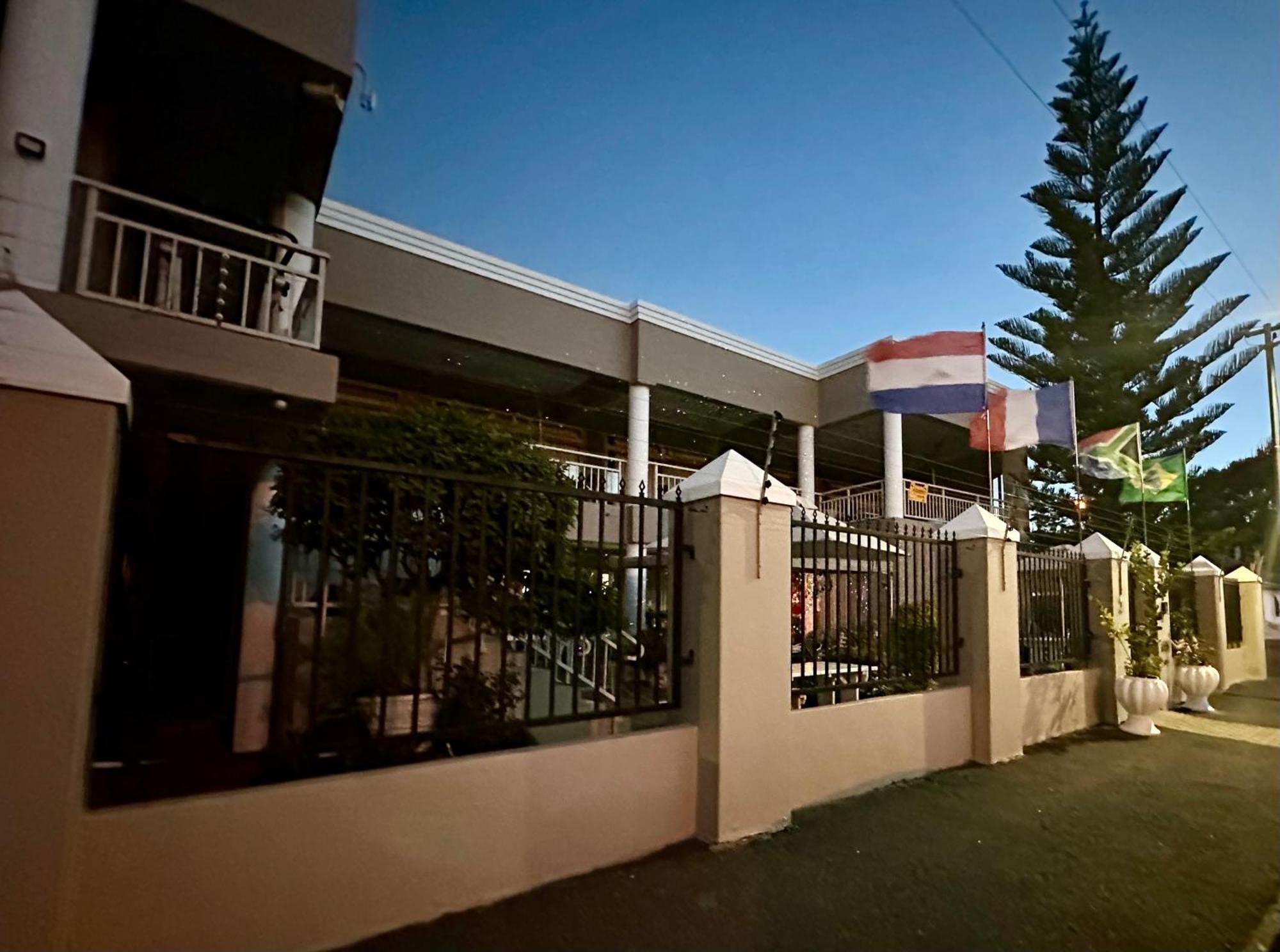 Sunset Boulevard Riverlodge พาร์ล ภายนอก รูปภาพ